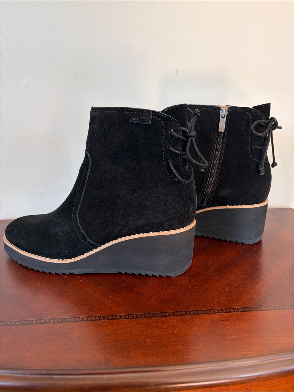 Earth Calia Black Suede Wedge Ankle Booties With Adjustable Back Bow Tie 10M